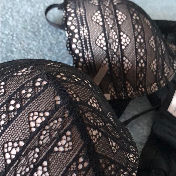 Black Lace Push-up Bra - Picture 4 of 5